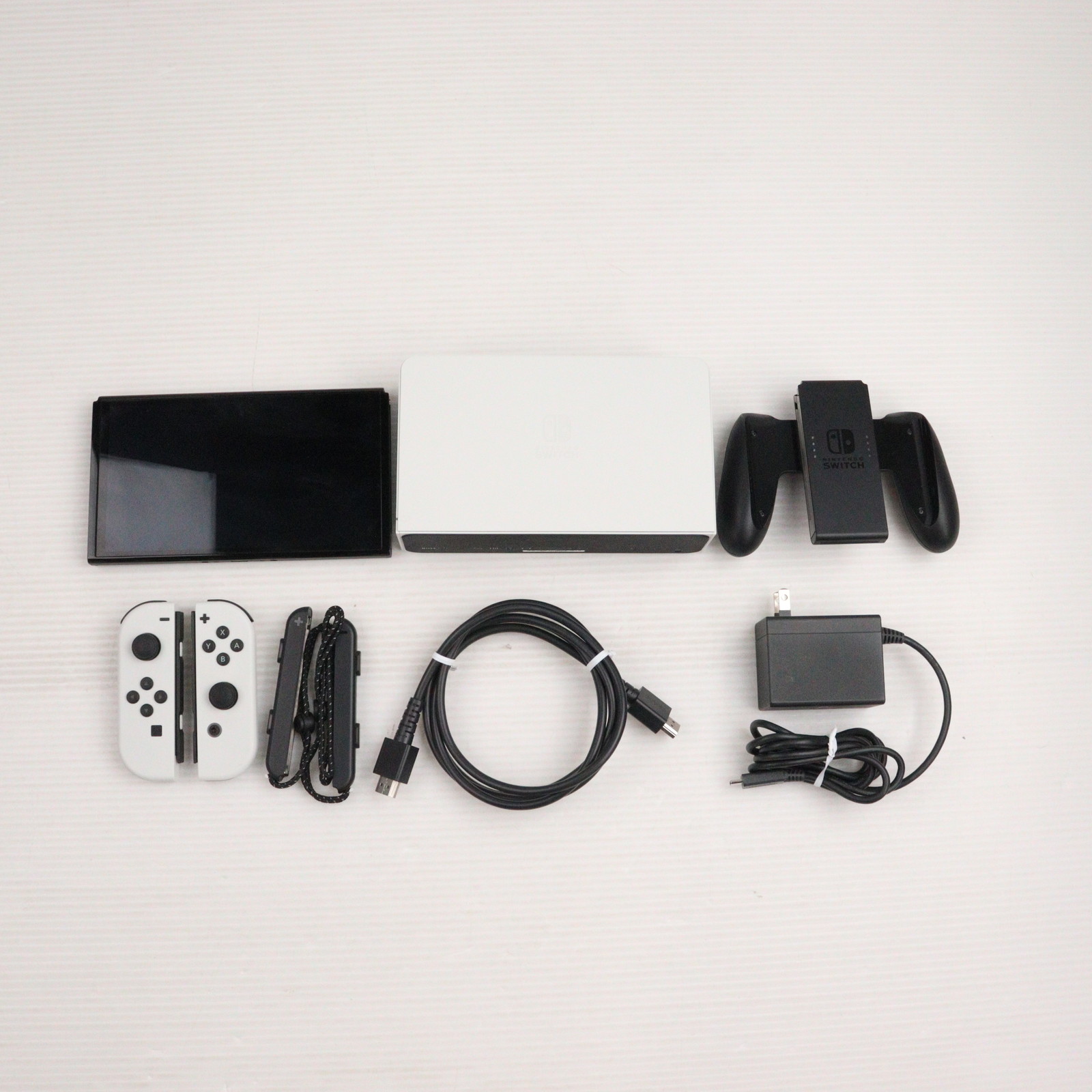 【中古即納】[Switch] (本体) Nintendo Switch(ニンテンドースイッチ) 有機ELモデル Joy-Con(L)/R ホワイト 任天堂(HEG-S-KAAAA)(2021100